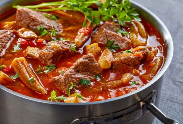 طاجن بامية باللحمة